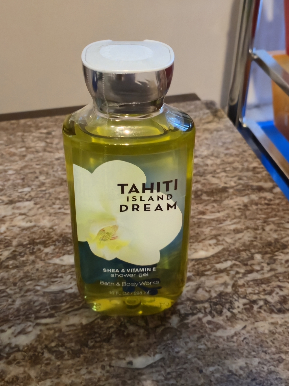 Bath & Body Works Tahiti Island Dream Shower Gel - Yellow & White